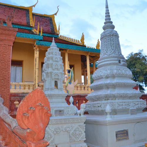 2016-12-24-phnom-penh-2135-pagodas
