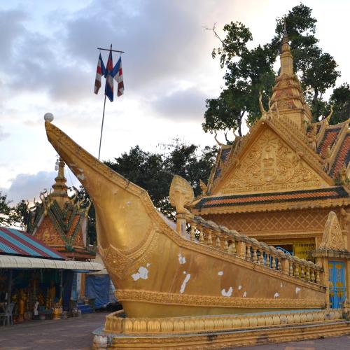 2016-12-24-phnom-penh-2123-pagodas