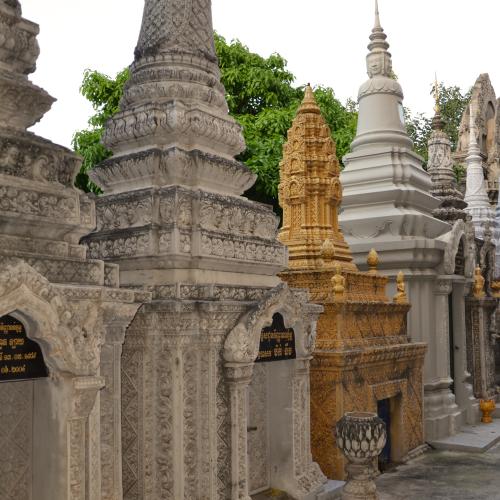 2016-12-24-phnom-penh-2071-pagodas